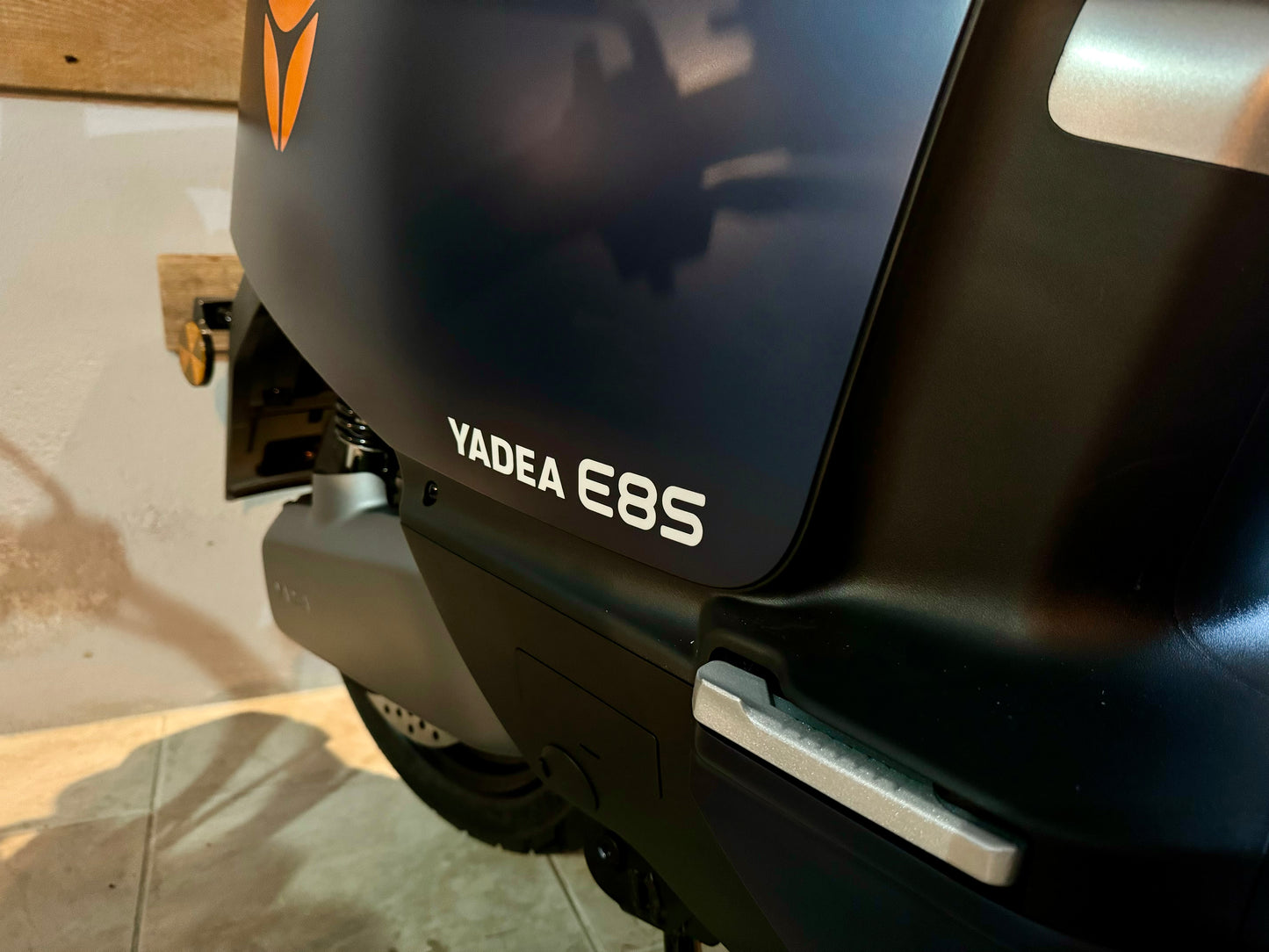 Ciclomotor Yadea E8S autonomia 112km