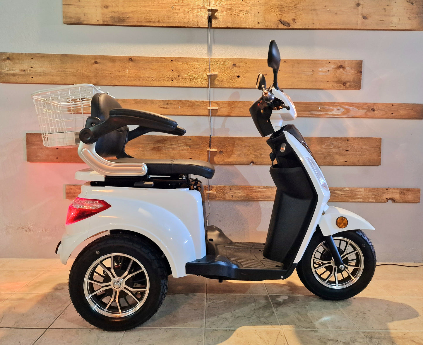 Scooter de Mobilidade Seventeen White