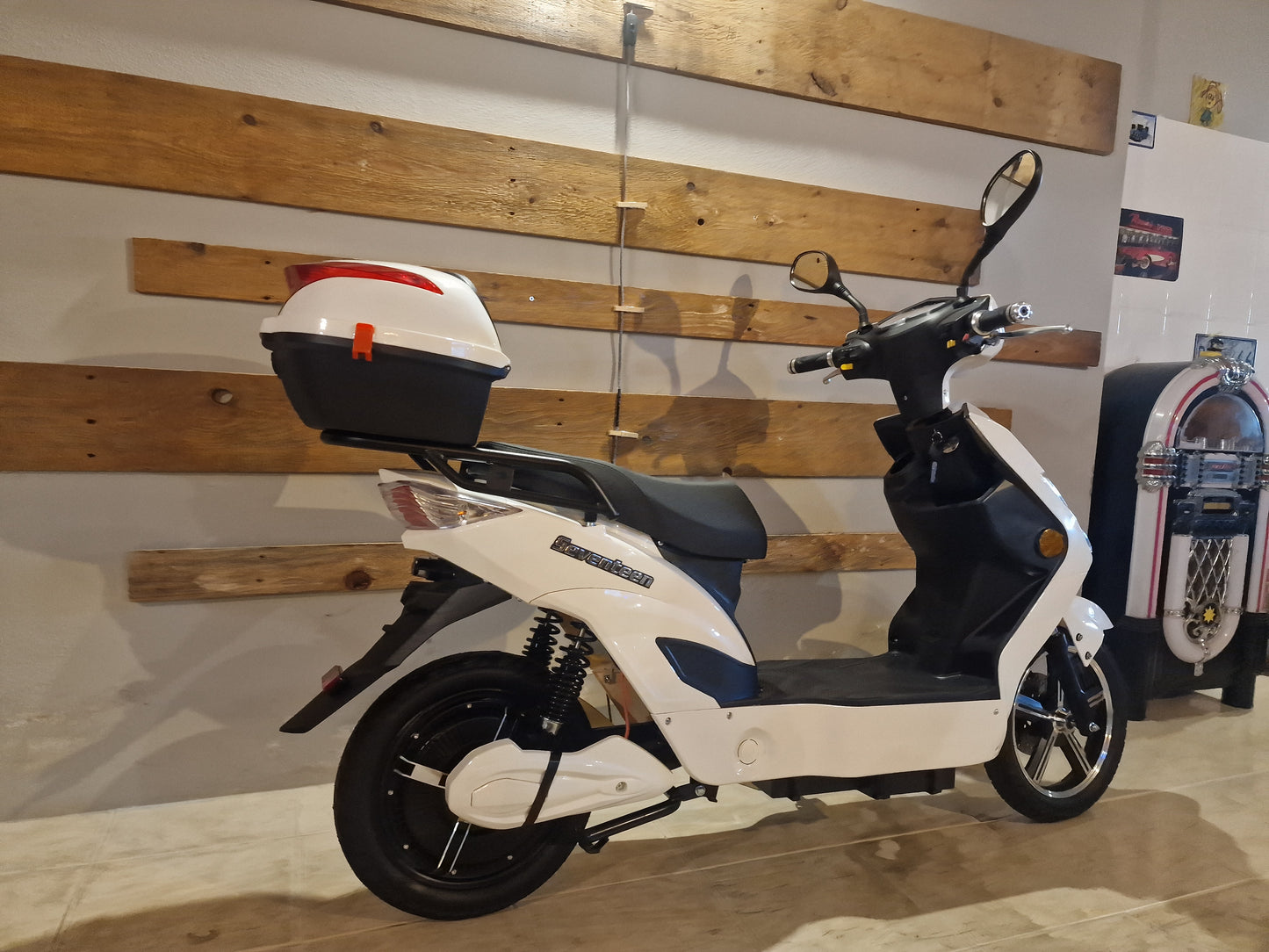 Scooter Elétrica Seventeen White