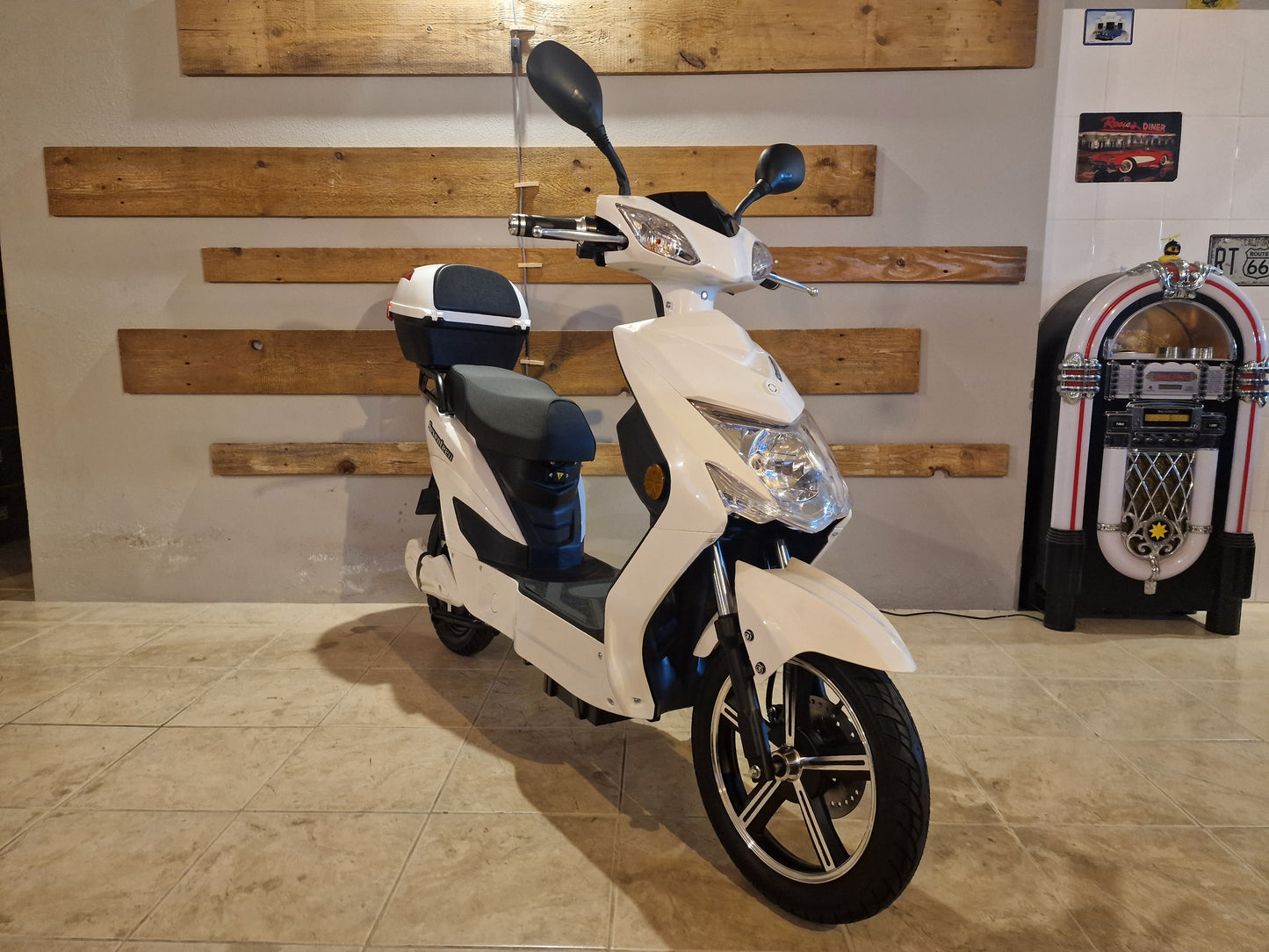 Scooter Elétrica Seventeen White