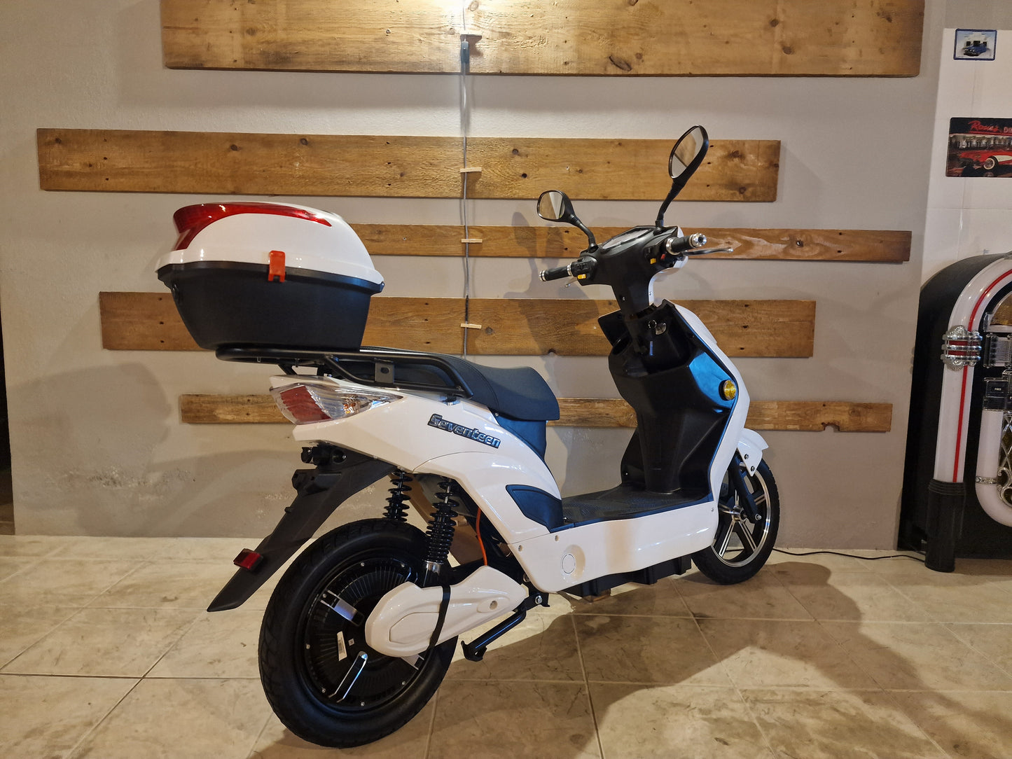 Scooter Elétrica Seventeen White