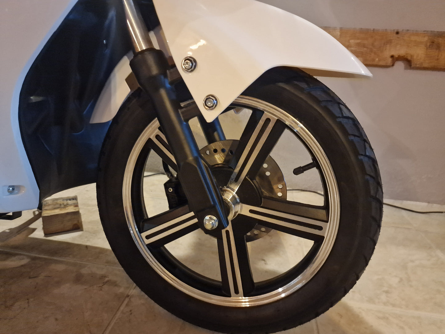 Scooter Elétrica Seventeen White