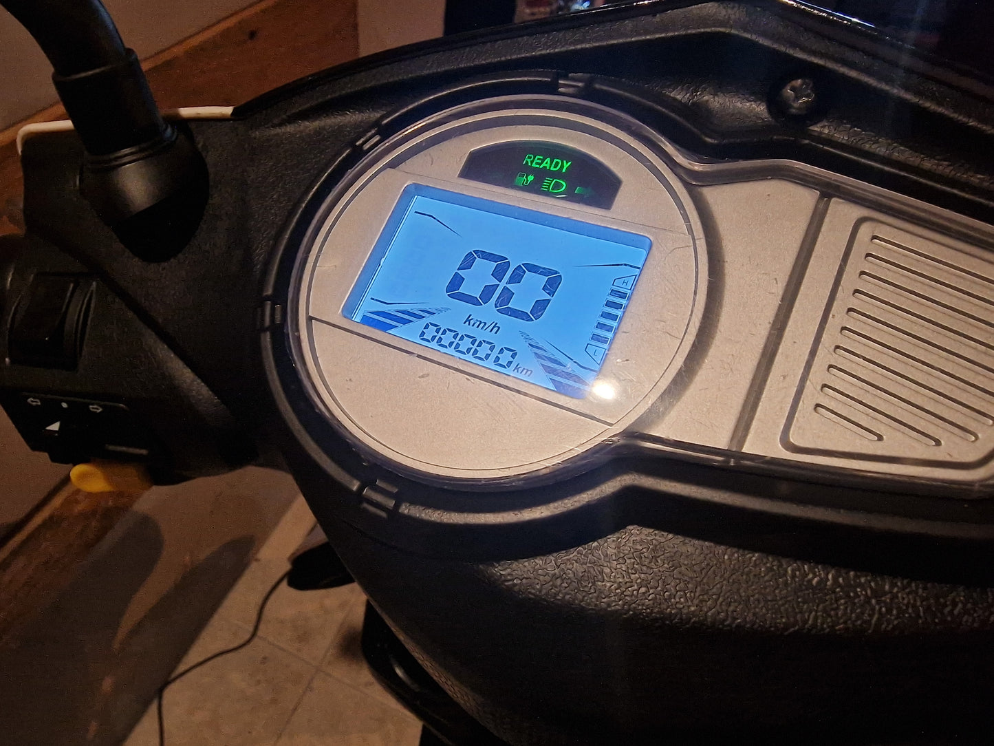 Scooter Elétrica Seventeen White