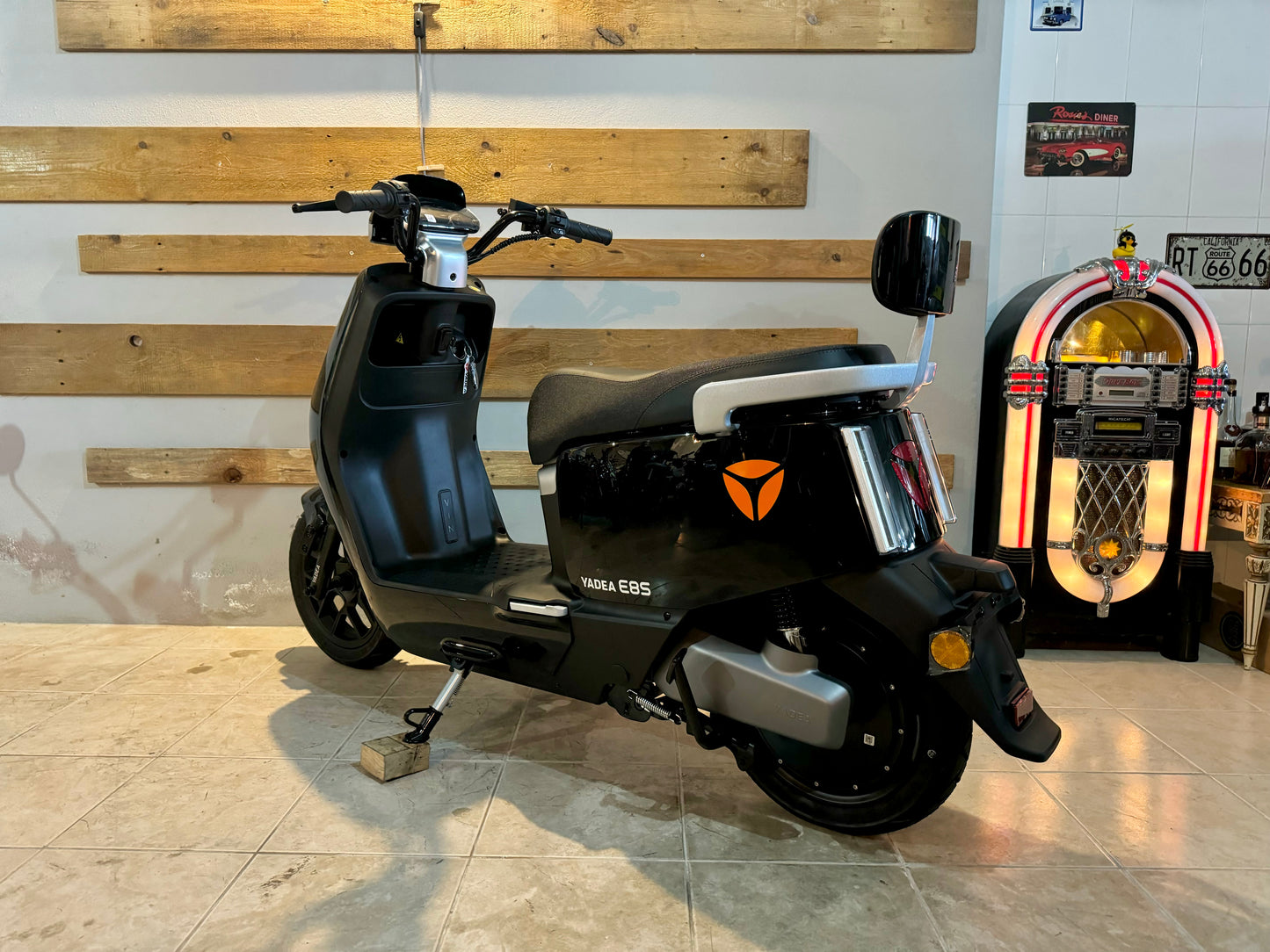 Ciclomotor Yadea E8S autonomia 112km