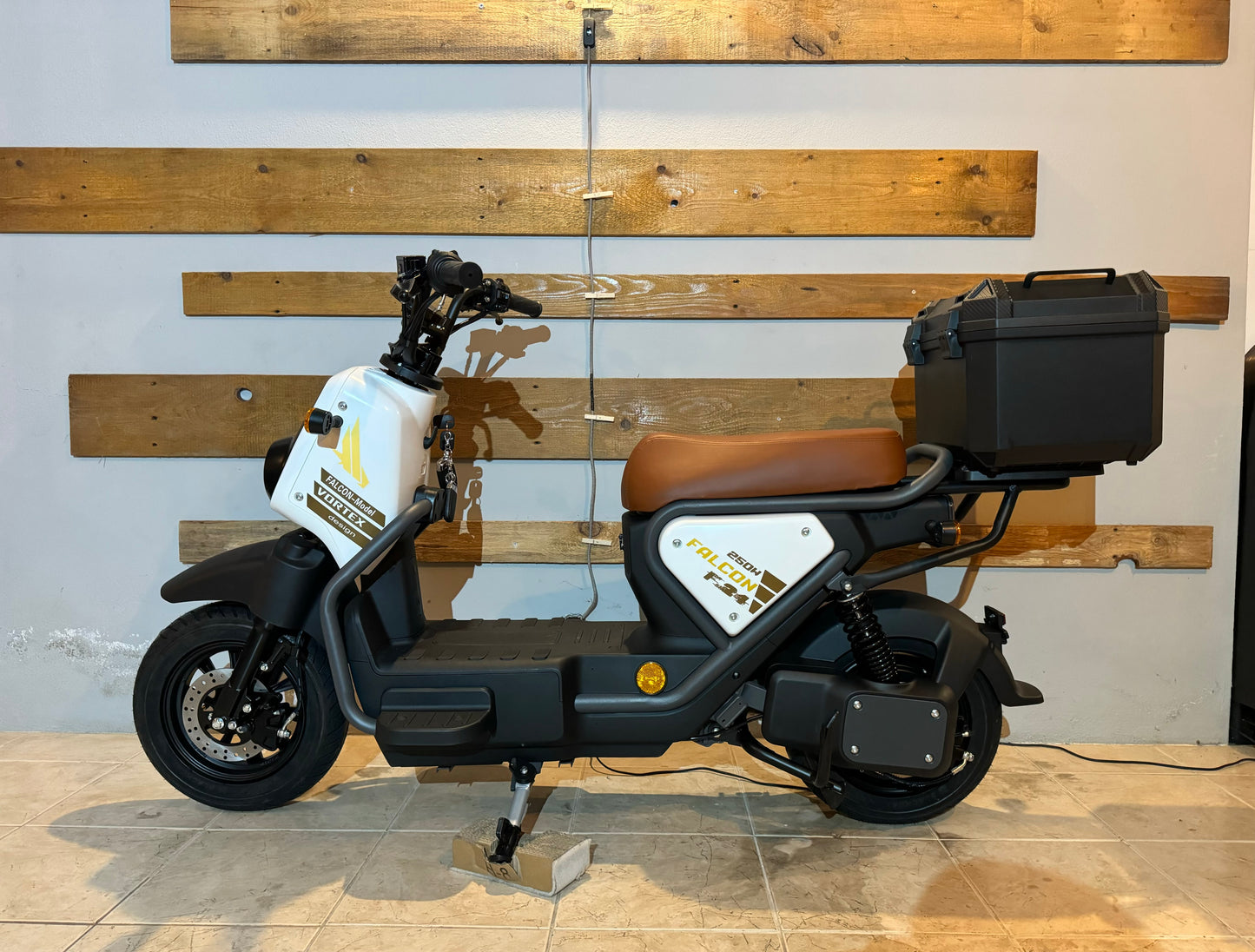 Scooter Elétrica Vortex 72V Falcon Branco