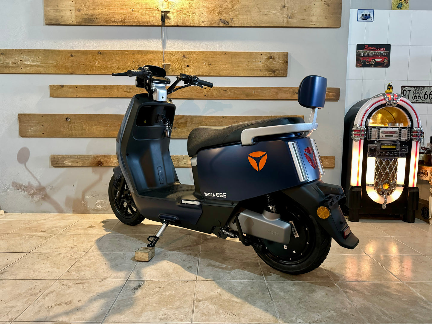 Ciclomotor Yadea E8S autonomia 112km