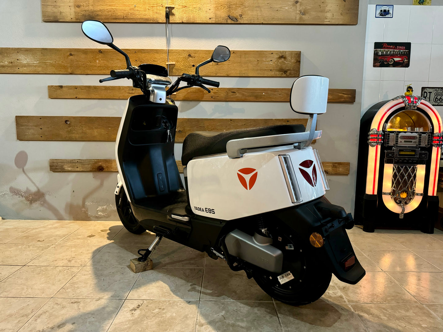 Ciclomotor Yadea E8S autonomia 112km
