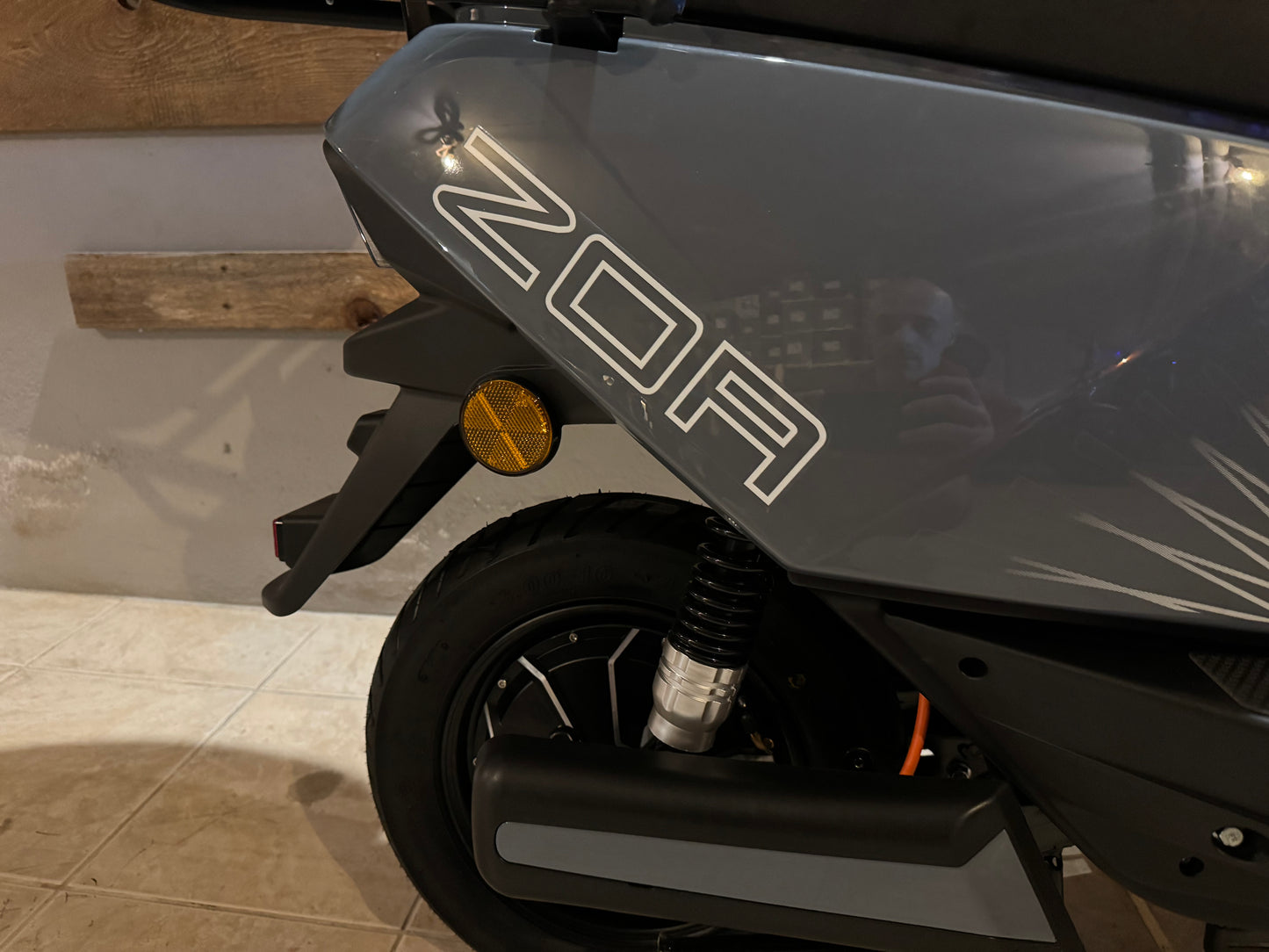 Scooter Elétrica Seventeen Zoa cinzento