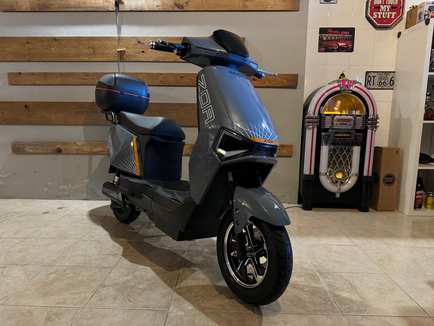 Scooter Elétrica Seventeen Zoa cinzento