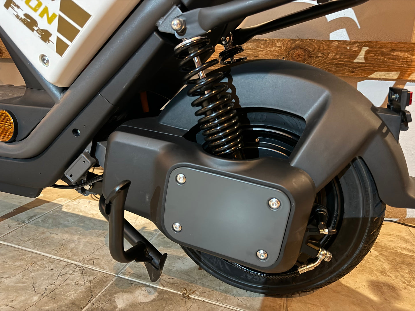 Scooter Elétrica Vortex 72V Falcon Branco