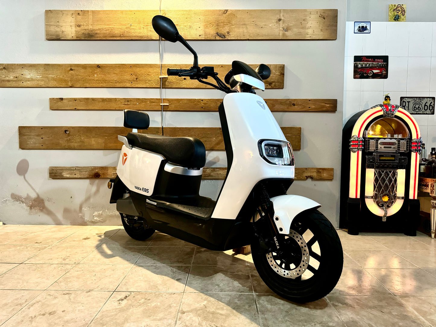 Ciclomotor Yadea E8S autonomia 112km