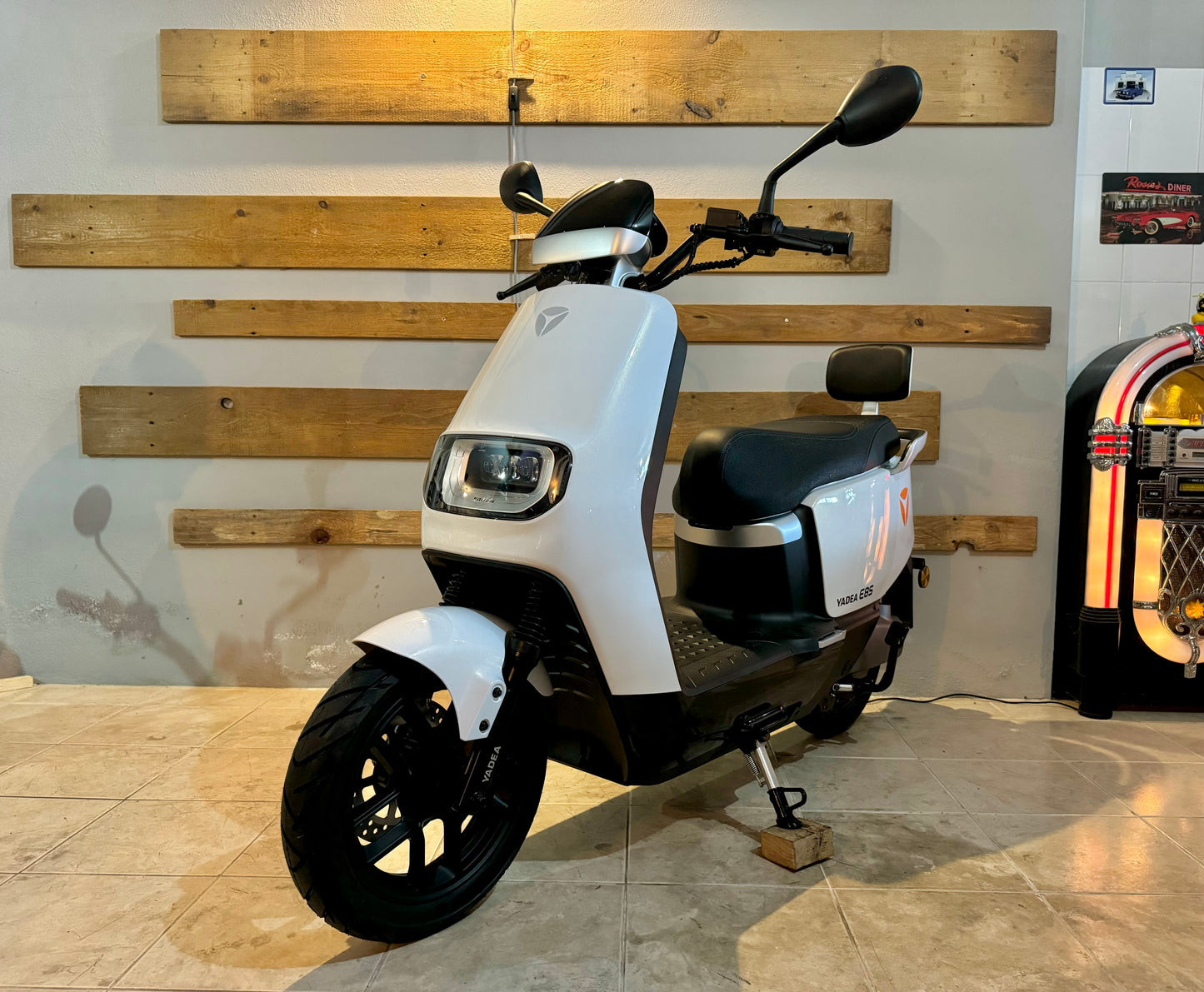 Ciclomotor Yadea E8S autonomia 112km