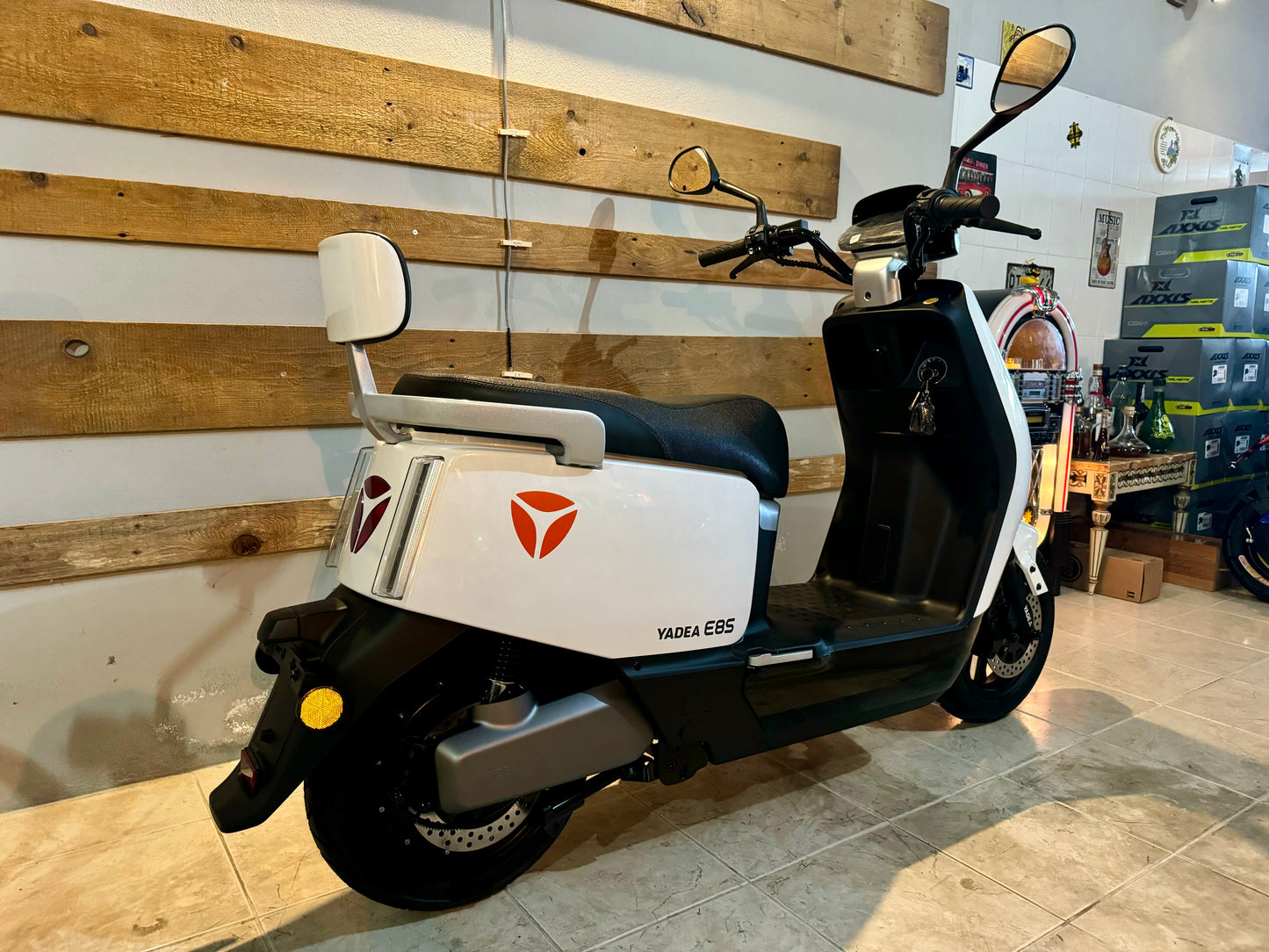 Ciclomotor Yadea E8S autonomia 112km