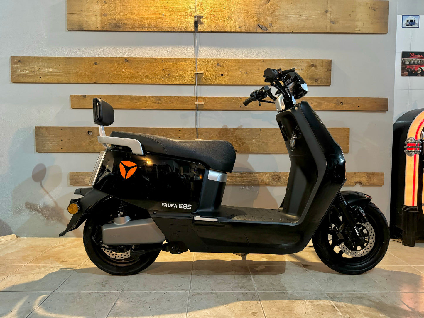 Ciclomotor Yadea E8S autonomia 112km
