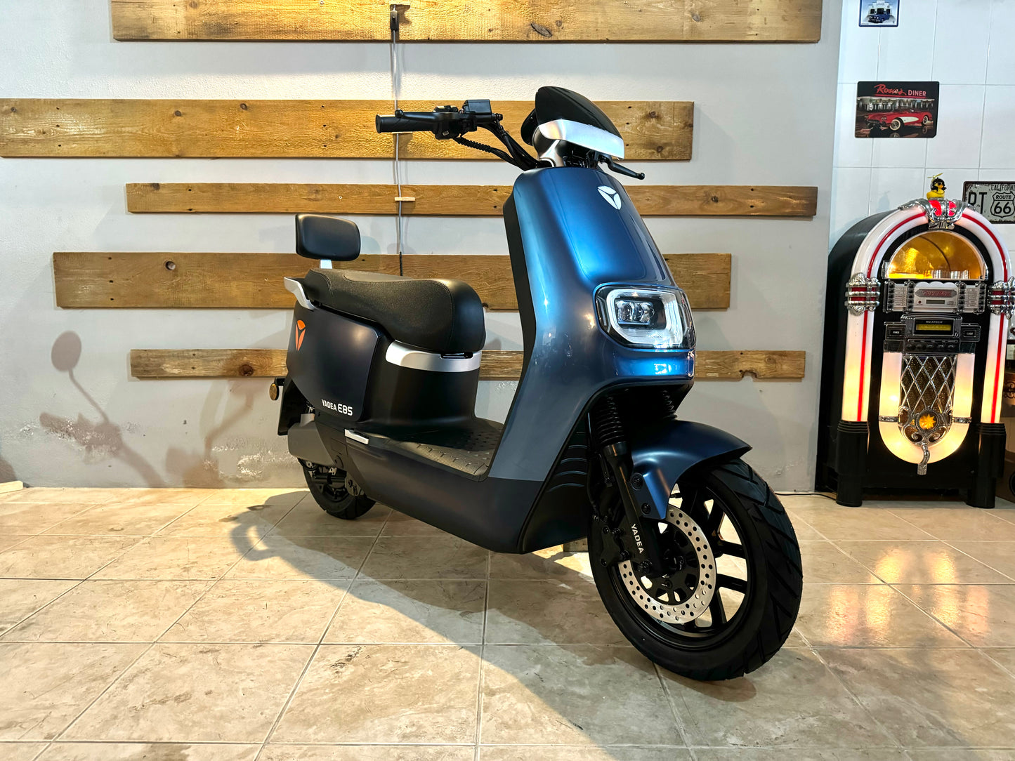 Ciclomotor Yadea E8S autonomia 112km