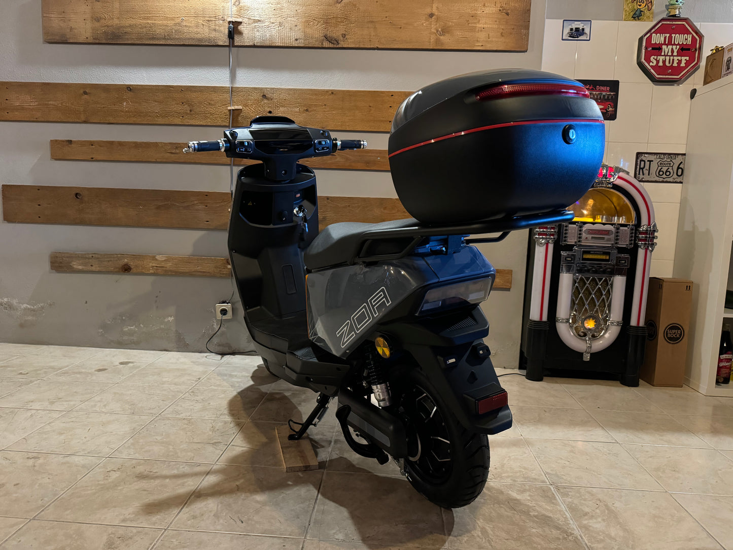 Scooter Elétrica Seventeen Zoa cinzento