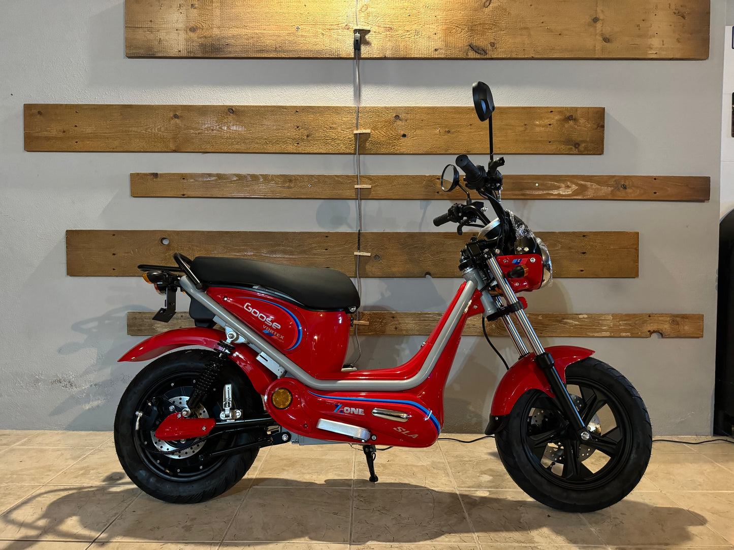 Vortex Elétrica X-One Lítio Vermelha