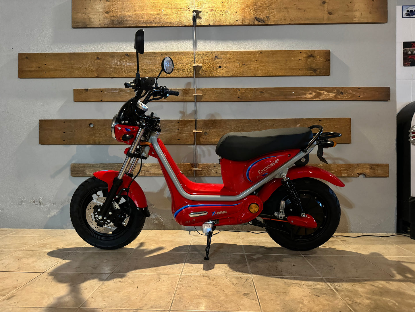 Vortex Elétrica X-One Lítio Vermelha