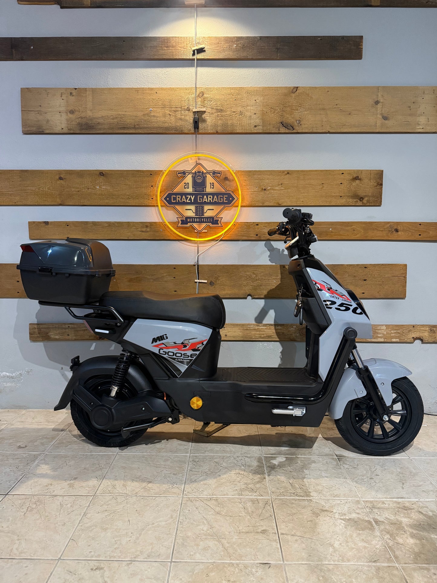 Scooter Elétrica Vortex 72V Mig Lítio Cinza