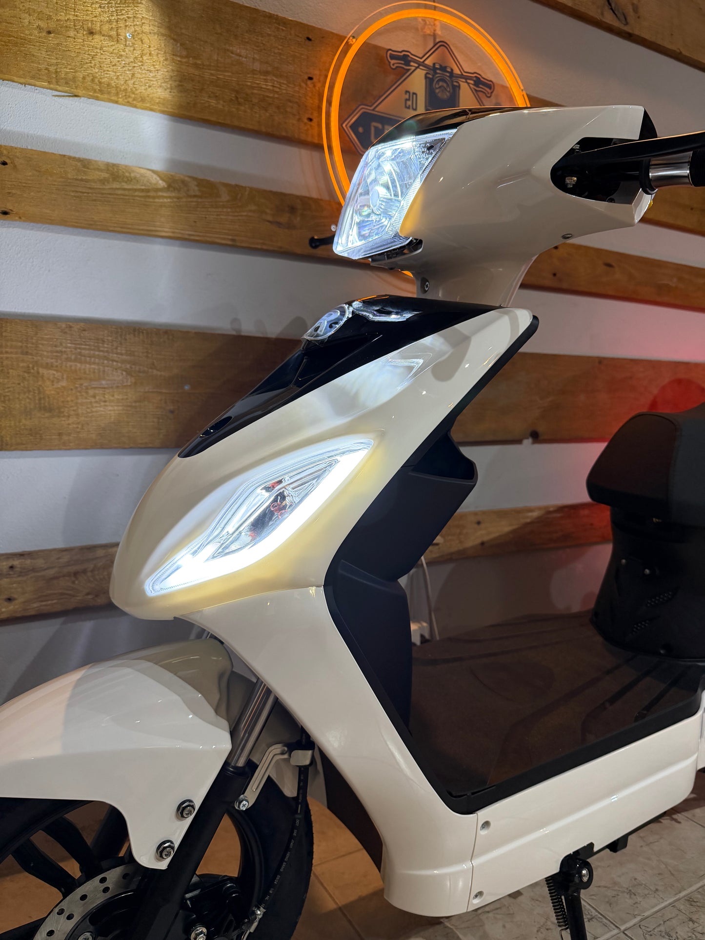 Raider Vespy Sky