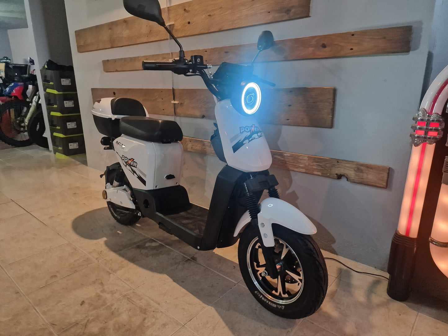 ACM Power ES056 Lítio 24,5 ah White Scooter Elétrica