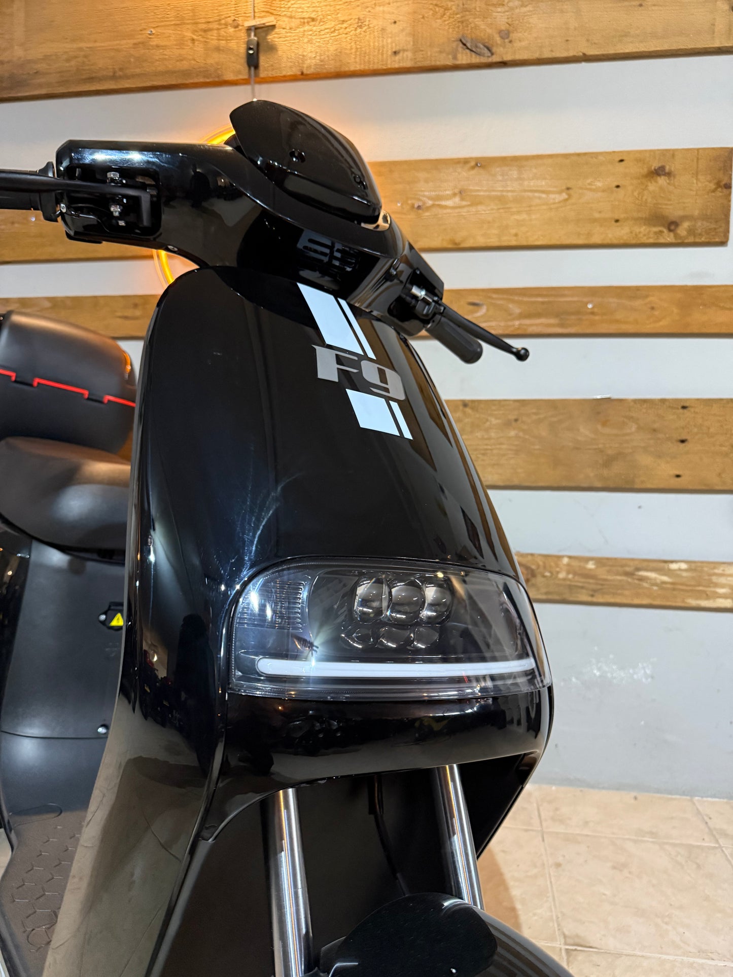 Scooter Elétrica Voltrish F9