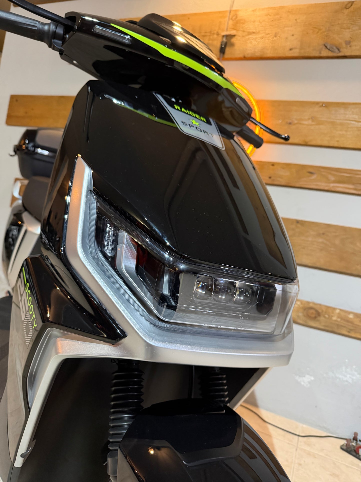 Scooter Elétrica sem carta Raider Scooty 72V
