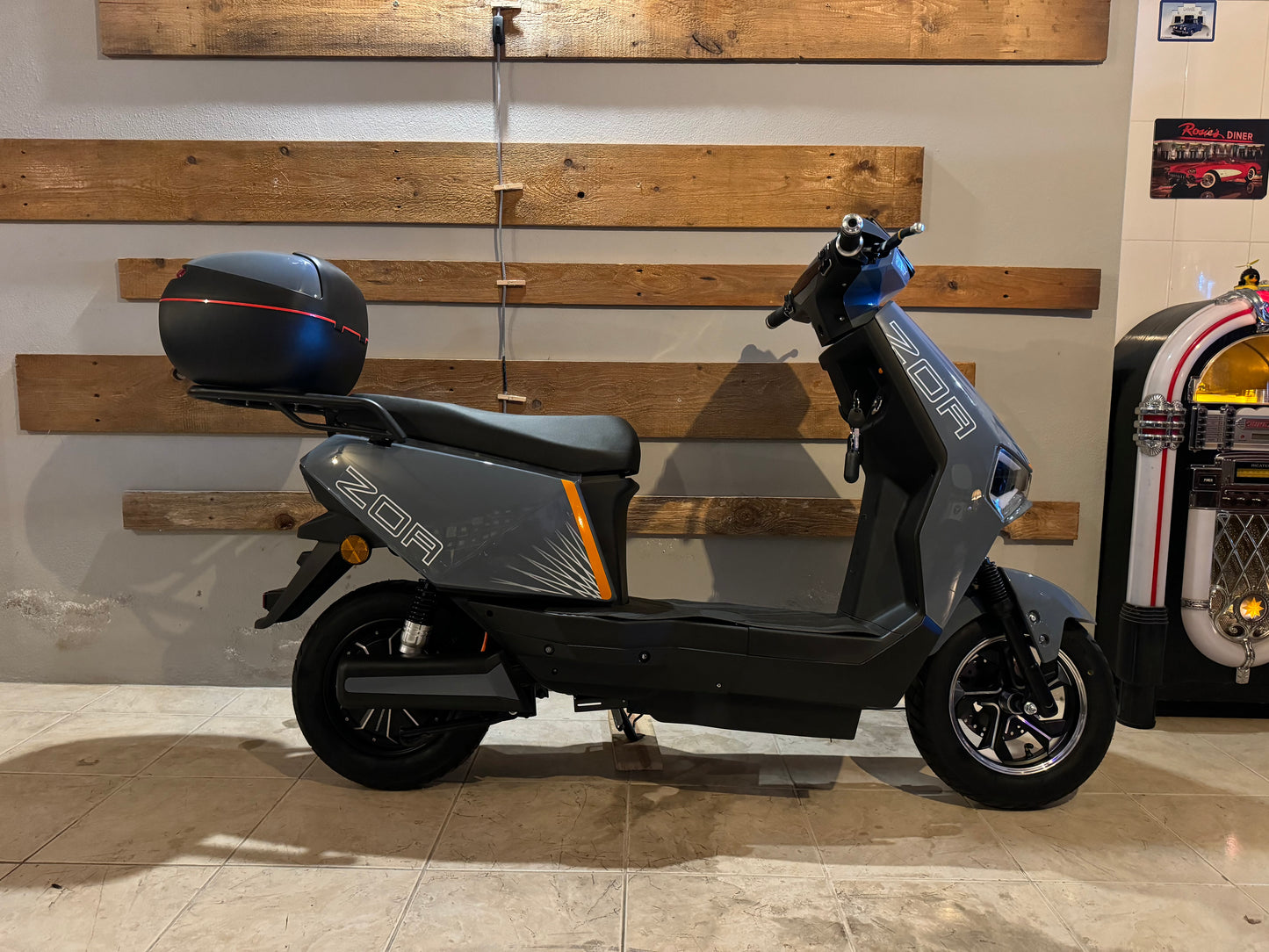 Scooter Elétrica Seventeen Zoa cinzento