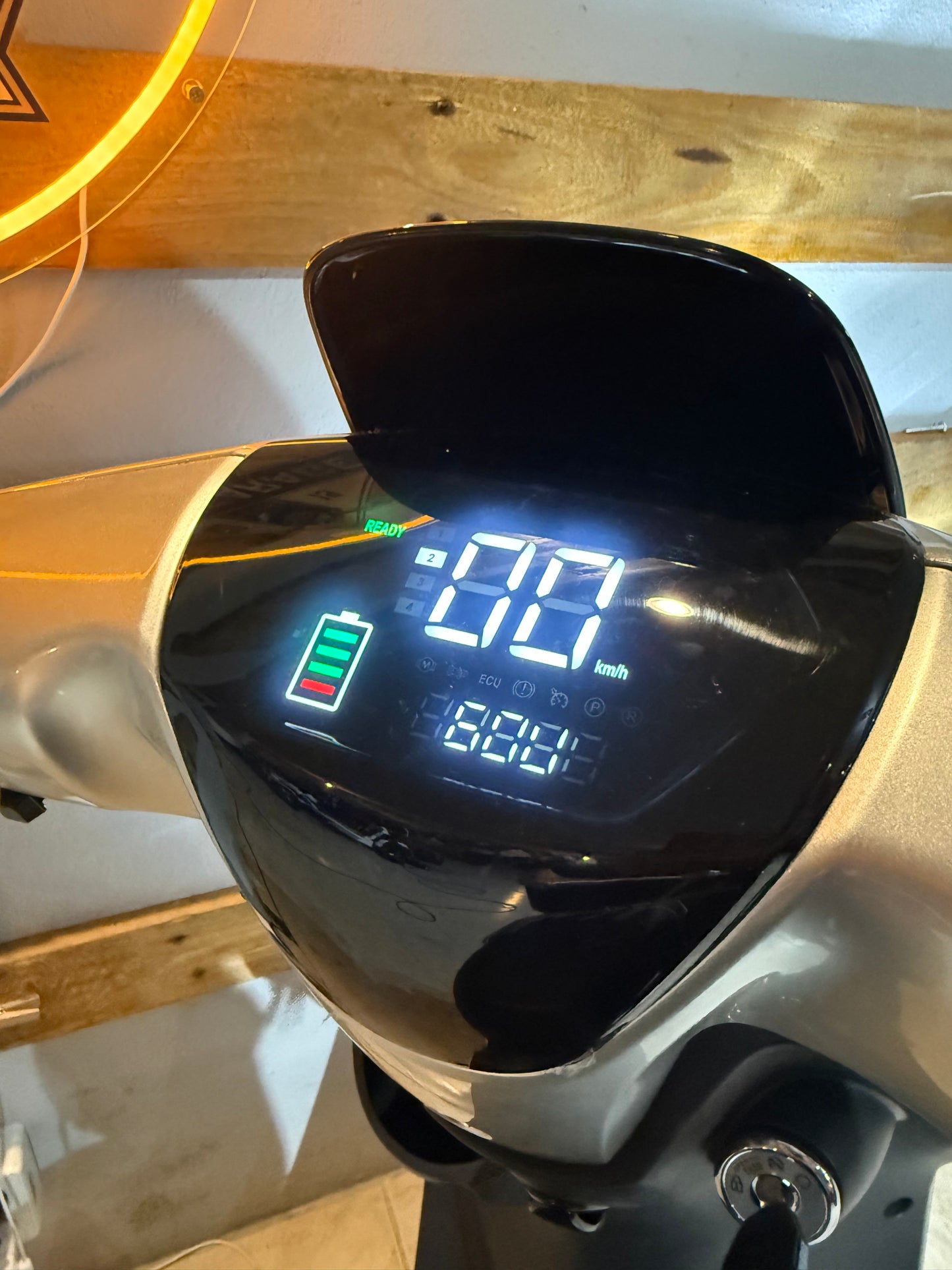 ACM Power ES055 Scooter Elétrica