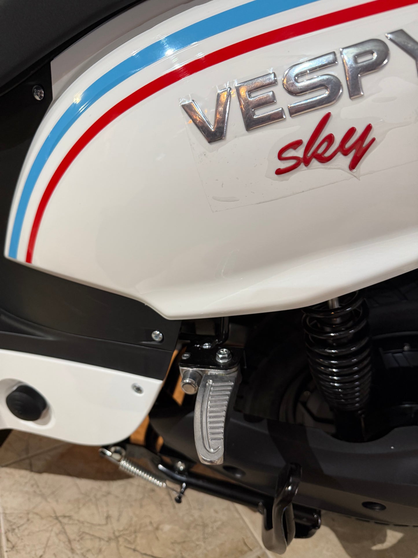 Raider Vespy Sky