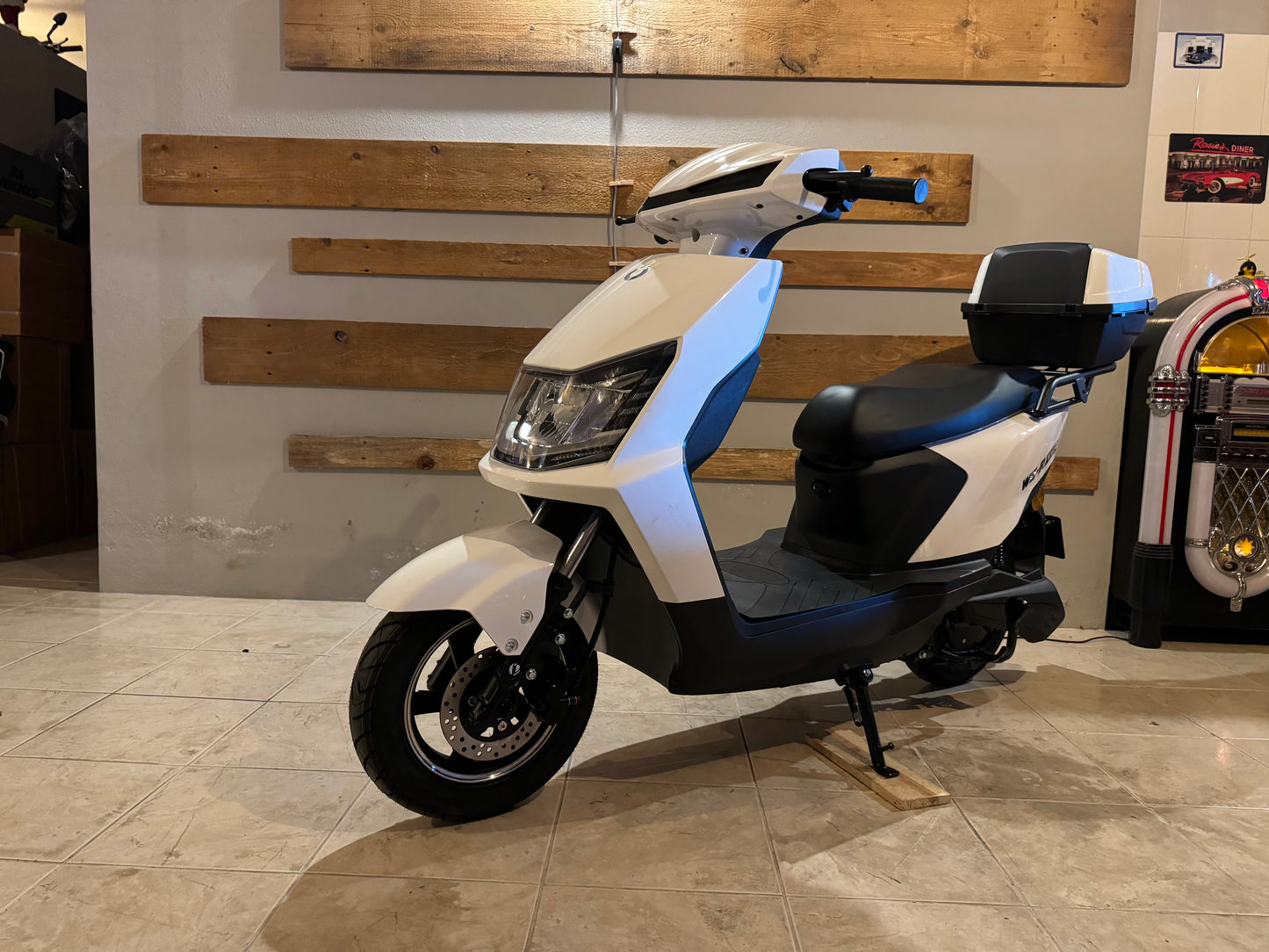 Scooter Elétrica NeoVolt We-Ride Branco
