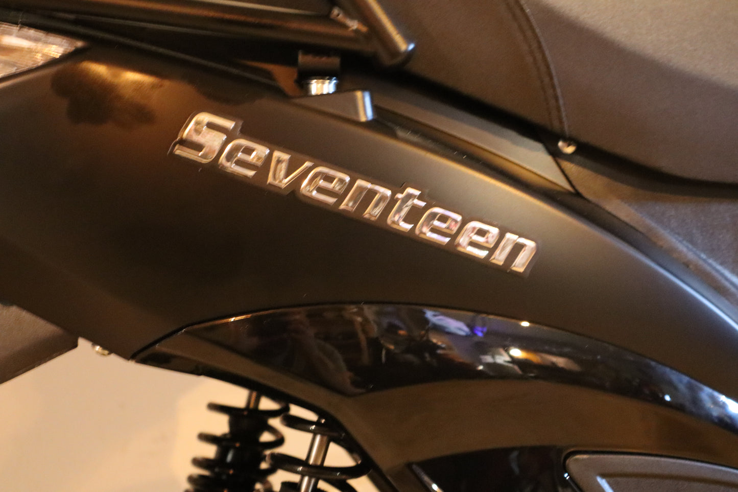 Scooter Elétrica Seventeen Black