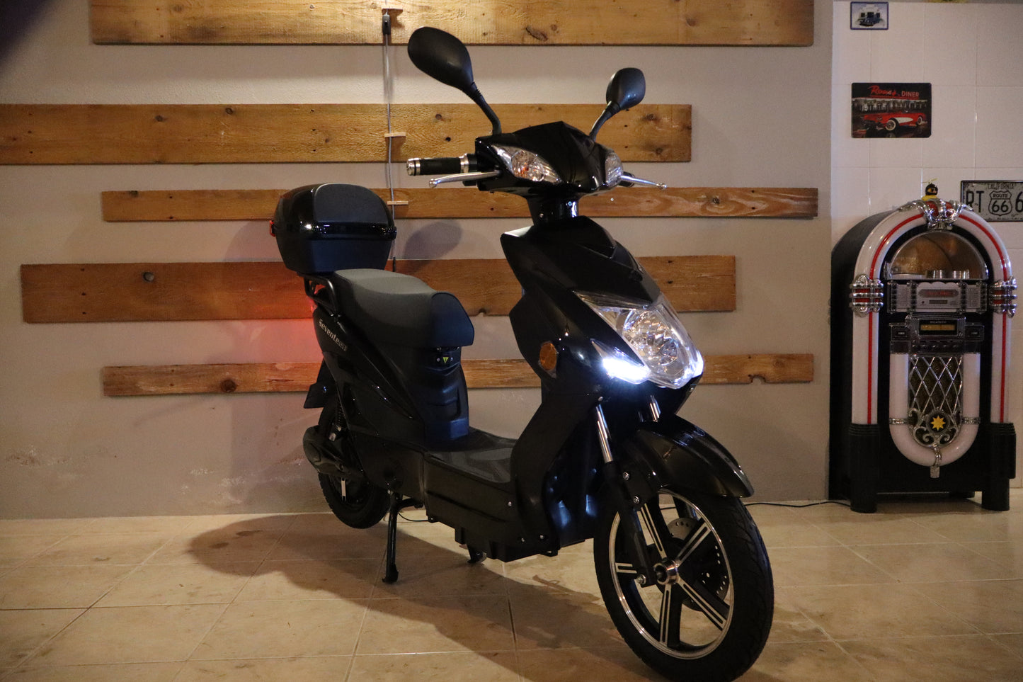 Scooter Elétrica Seventeen Black