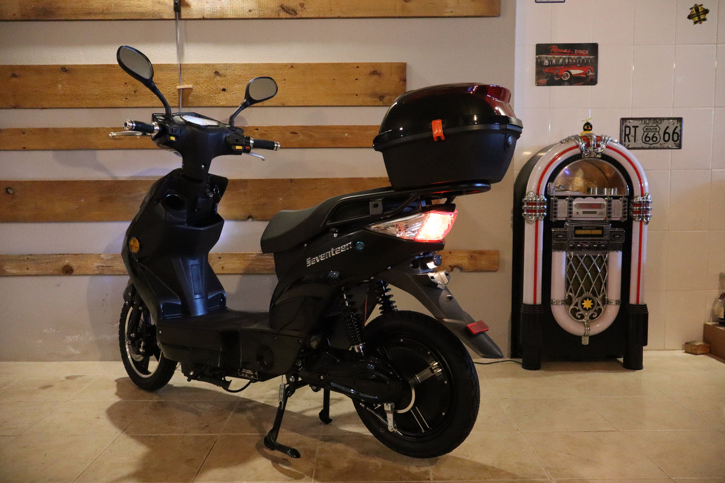 Scooter Elétrica Seventeen Black