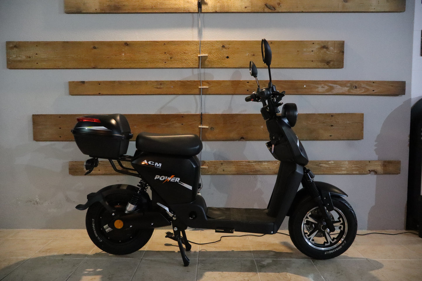 ACM Power ES056 Lítio 24.5 ah Black Scooter Elétrica