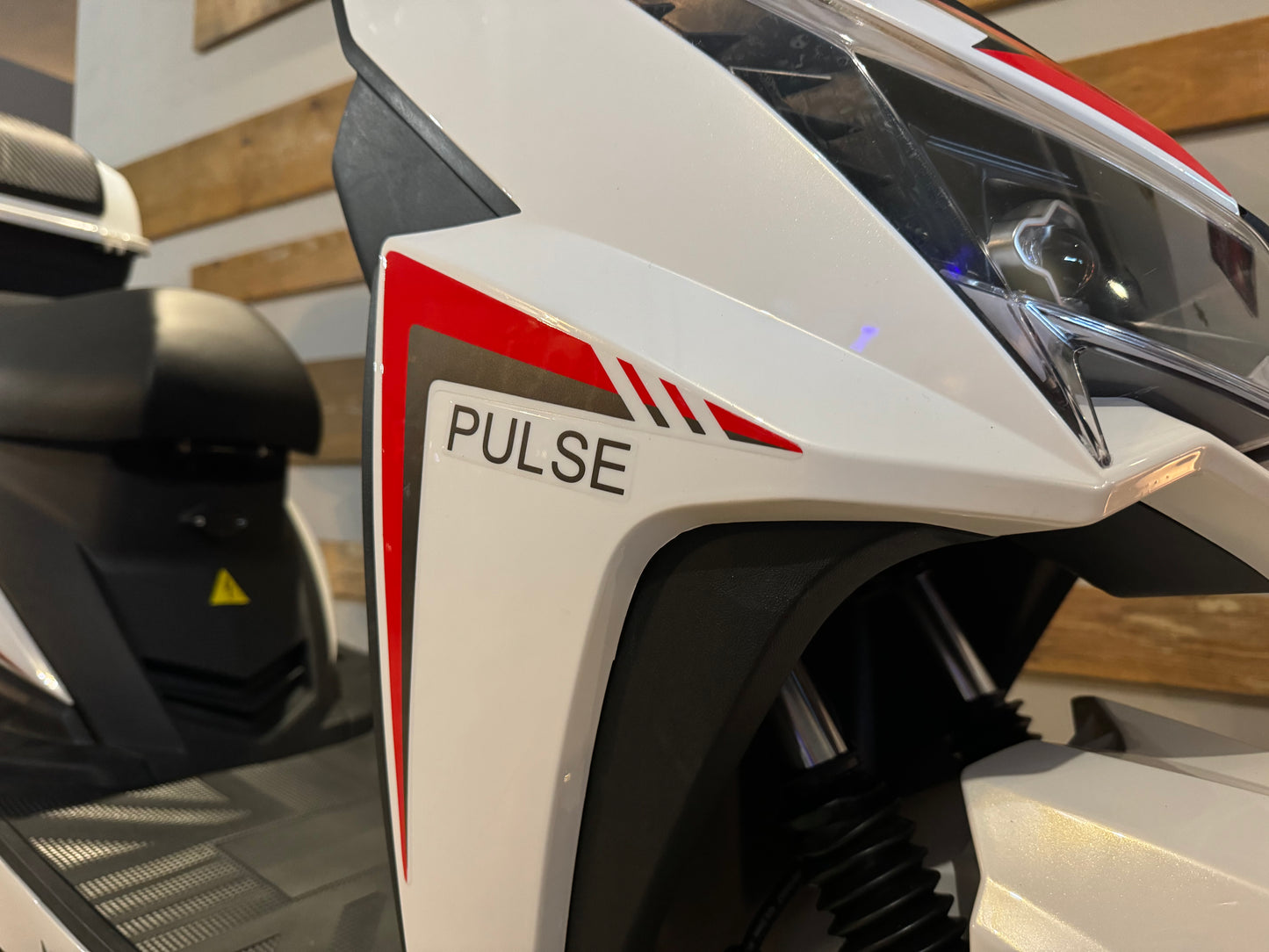 Scooter Elétrica NeoVolt Pulse Lítio 72v 20AH