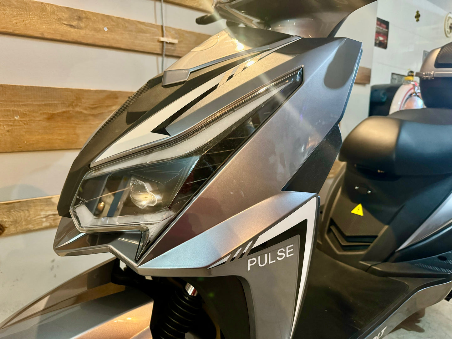 Scooter Elétrica NeoVolt Pulse 72v