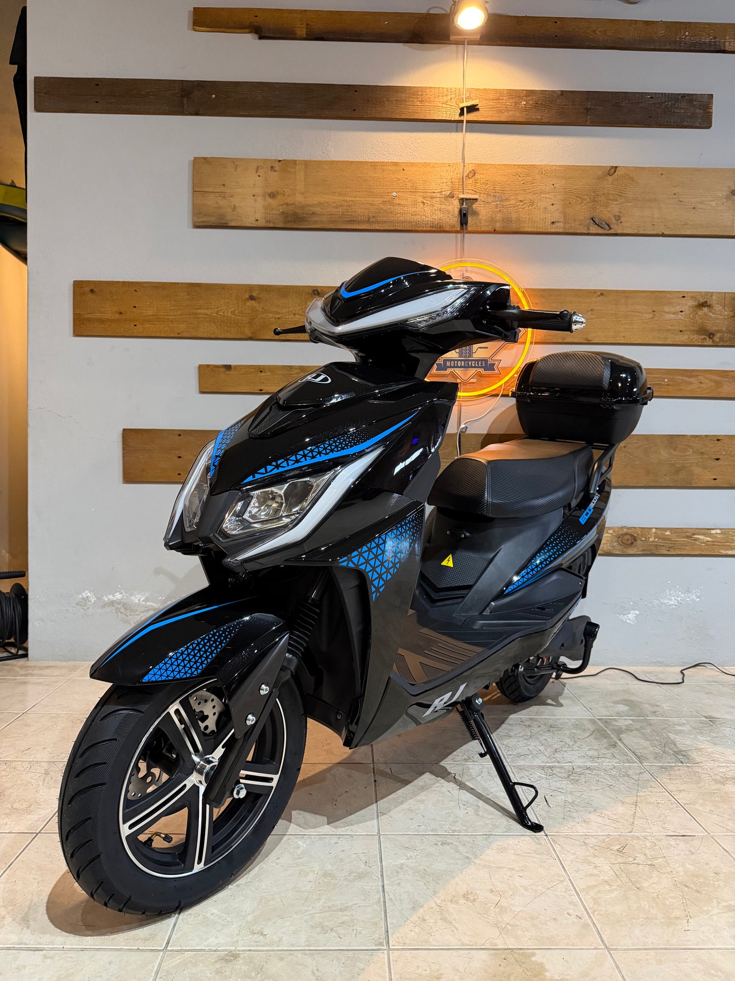 RJ Ecoboost 72V