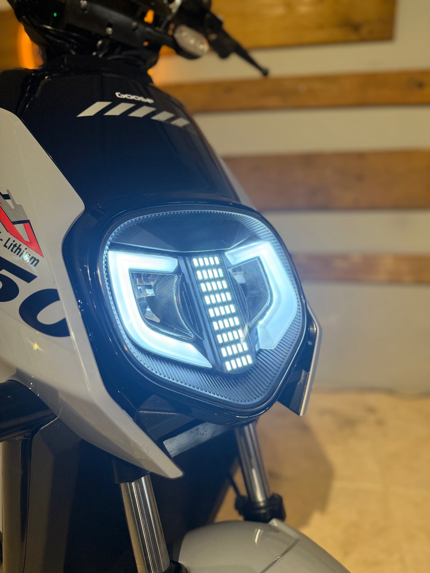 Scooter Elétrica Vortex 72V Mig Lítio Cinza