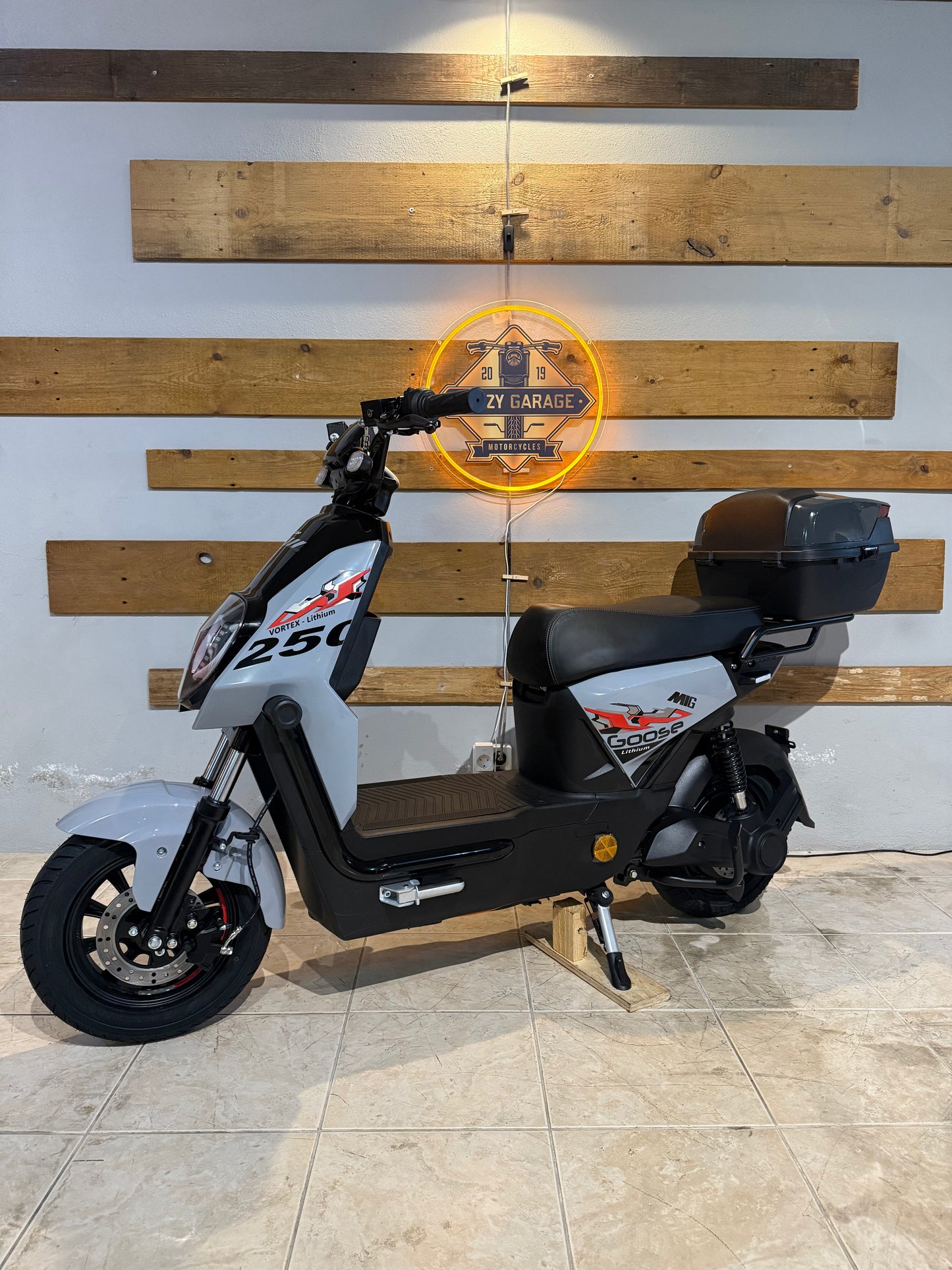 Scooter Elétrica Vortex 72V Mig Lítio Cinza