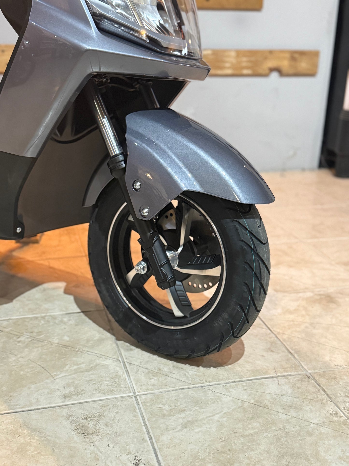 Scooter Elétrica NeoVolt We-Ride Cinzento 72V
