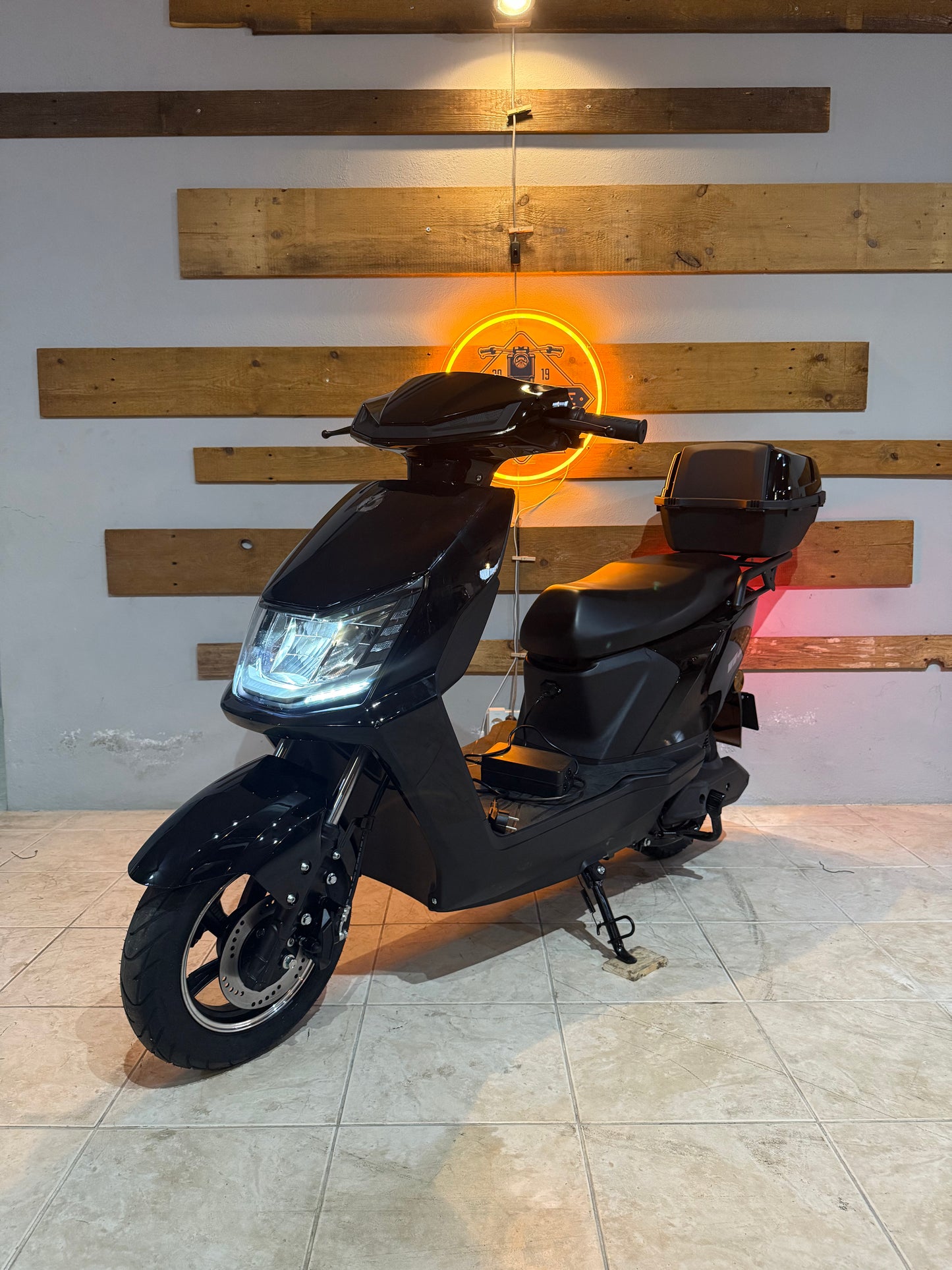 Scooter Elétrica NeoVolt We-Ride Lítio 72V 20ah