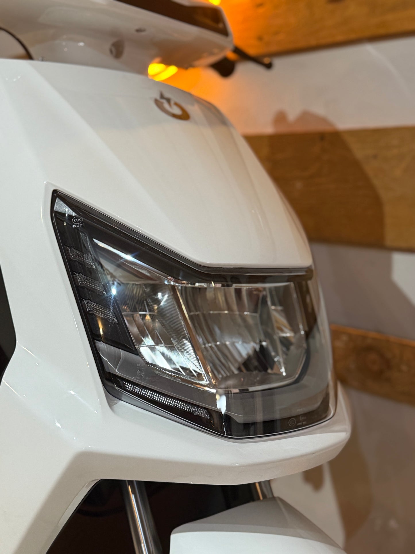 Scooter Elétrica NeoVolt We-Ride Branco 72V