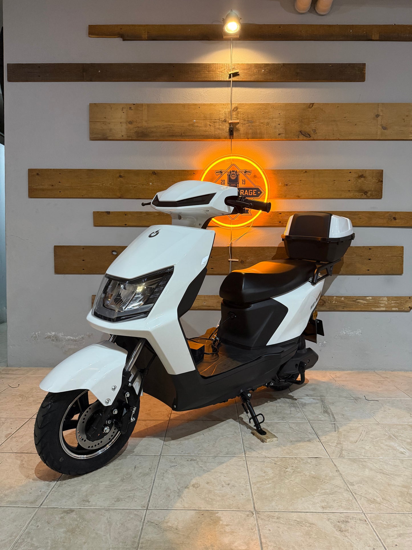 Scooter Elétrica NeoVolt We-Ride Branco 72V