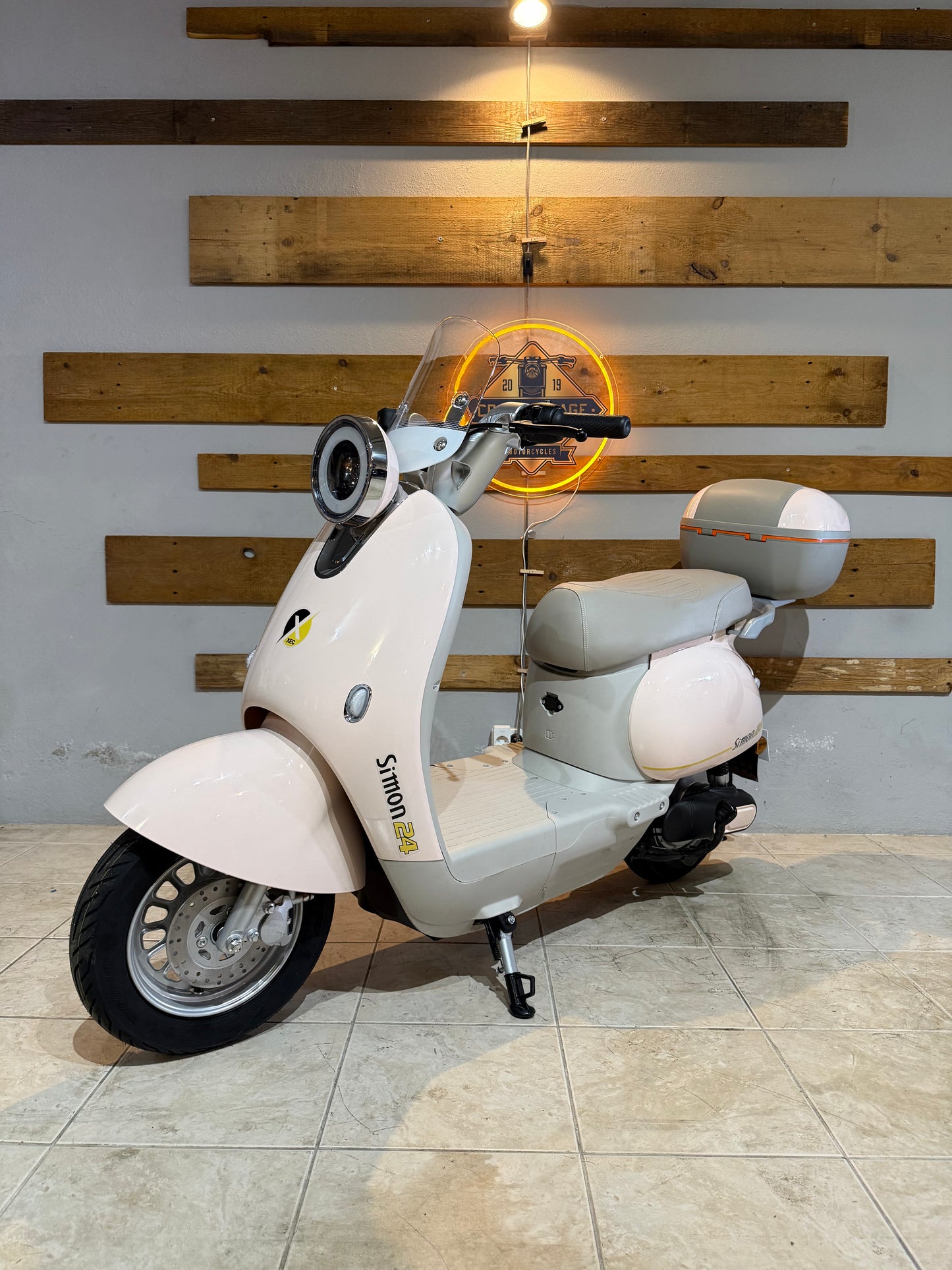 XEC Simon 24