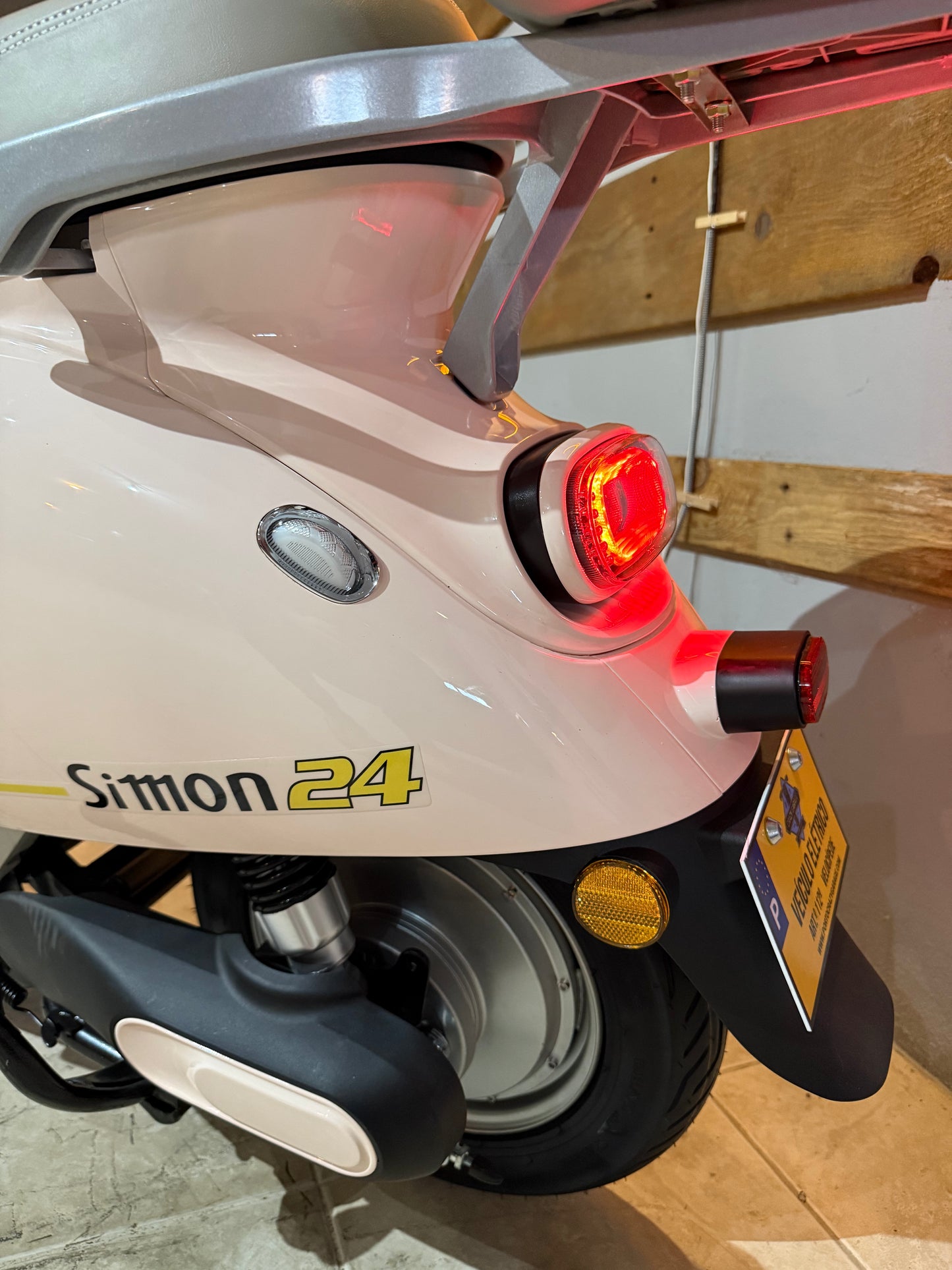 XEC Simon 24