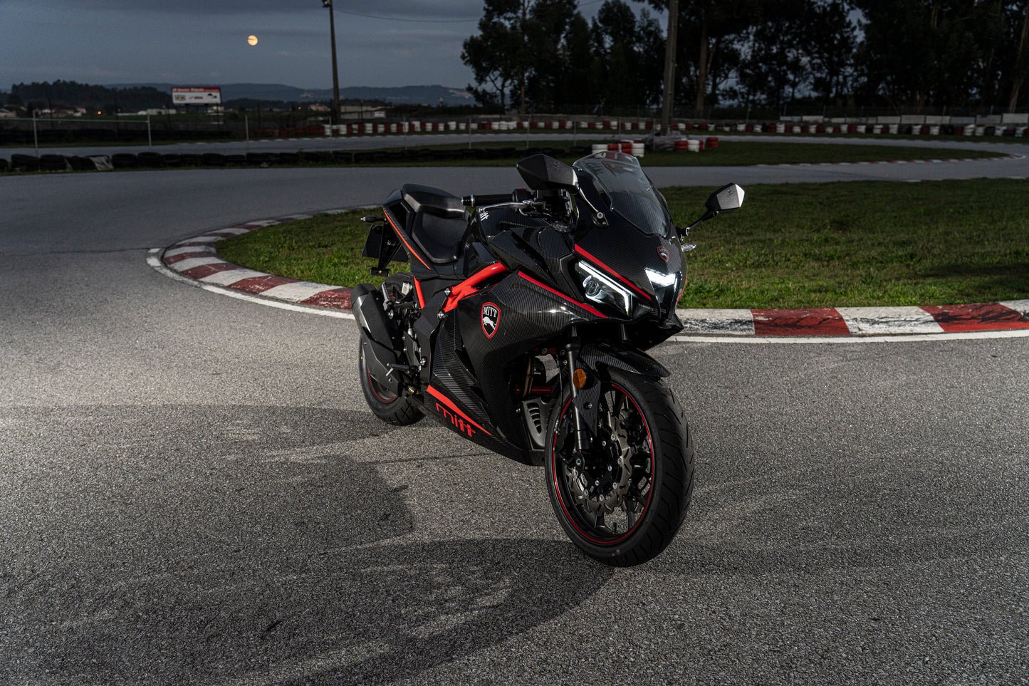 Mitt GP 125 Carbon